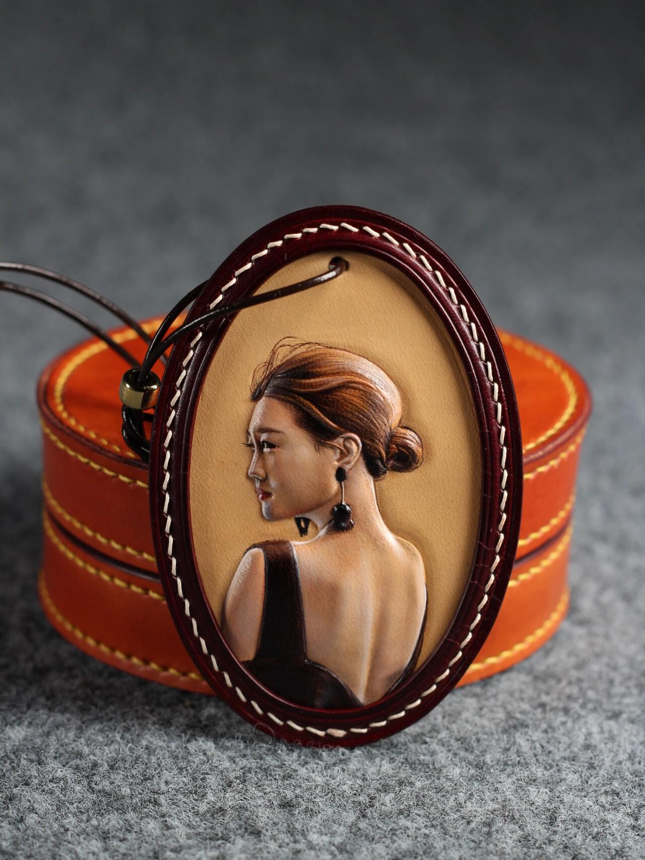 3D Elegance Brought to Life in Leather